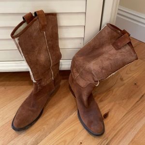 Women’s cowboy style boots.Raw hide skin size 8.5